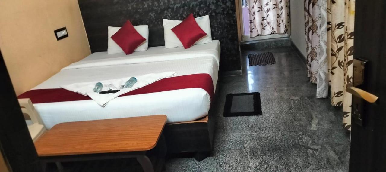 Dolphin Resort Yelagiri Extérieur photo