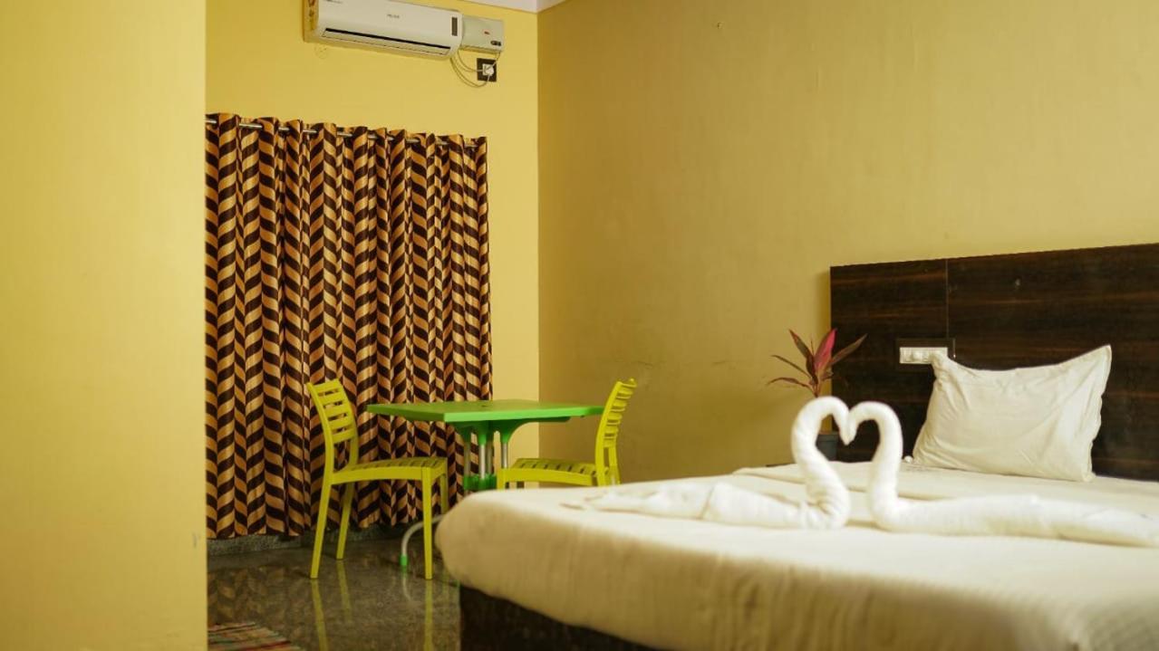 Dolphin Resort Yelagiri Extérieur photo