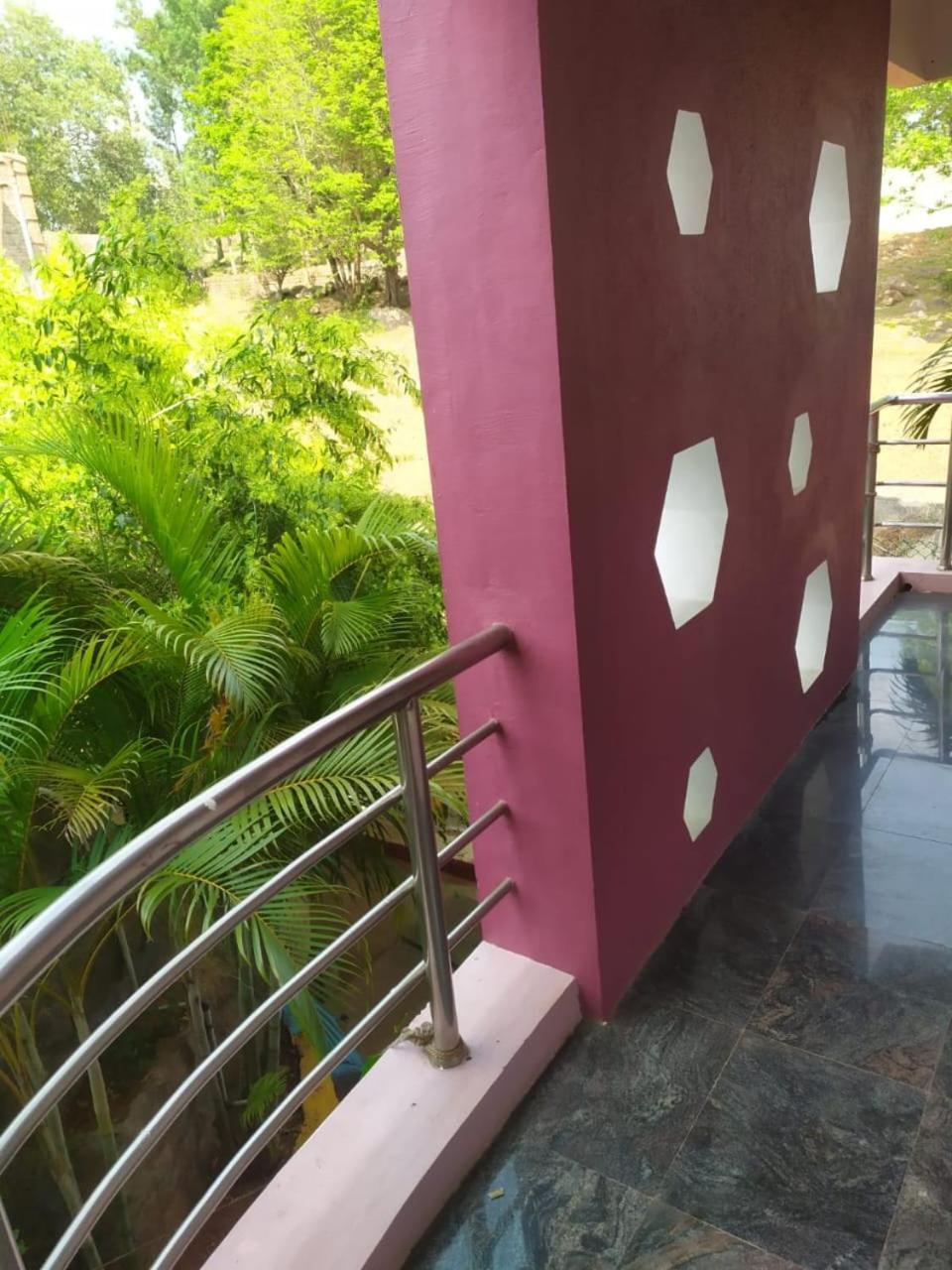 Dolphin Resort Yelagiri Extérieur photo