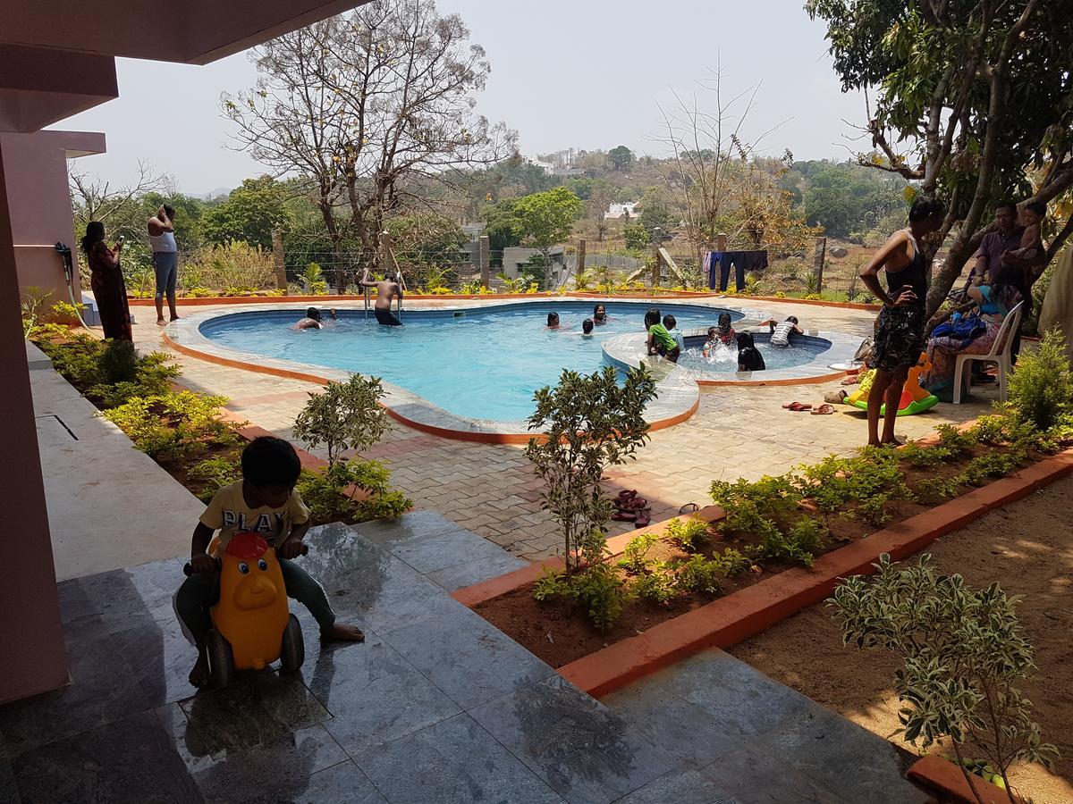Dolphin Resort Yelagiri Extérieur photo