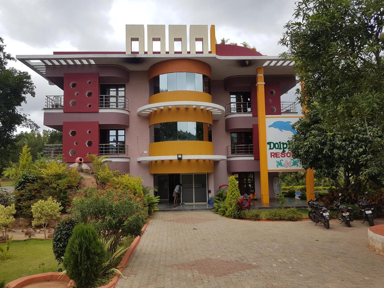 Dolphin Resort Yelagiri Extérieur photo